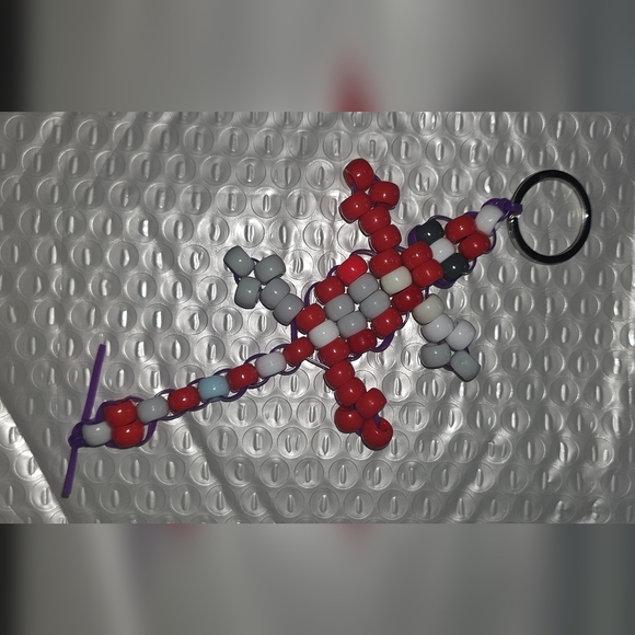 Custom keychain. All earnings will be donated to the FaerieLand Rescue. - Picture 12 of 12